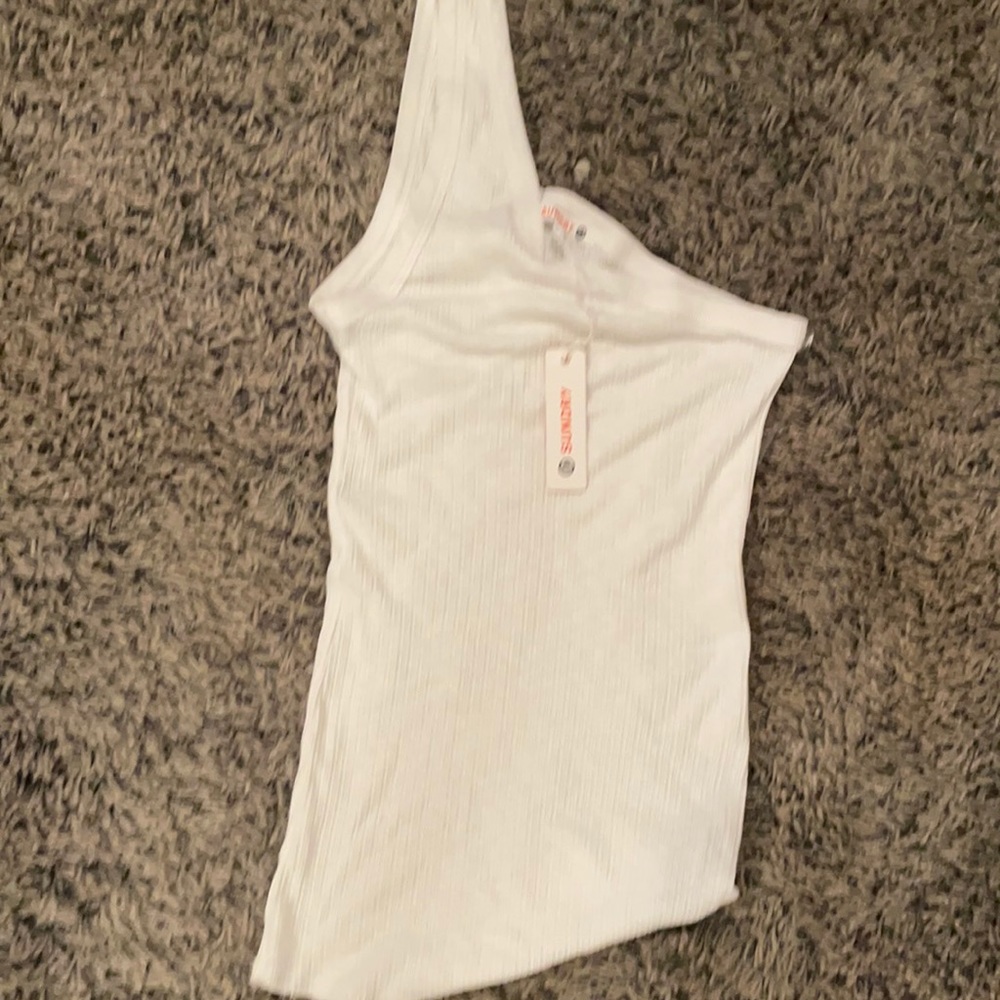 Darling one shoulder sleeveless white rib tee. Sundry. Sz 2.. NWT.. Great staple